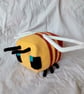 Minecraft bee - Image 1