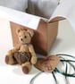 Small bear with a big heart, 5 inch gift boxed collectable hand sewn teddy bear - Image 9