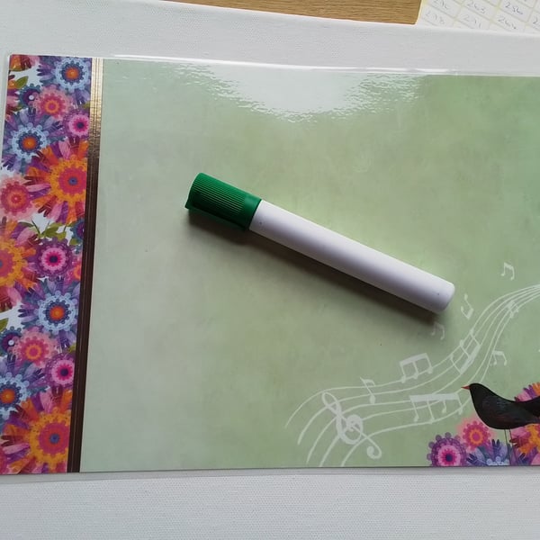 Magnetic memo board. Wipeable memo board. Ref 007