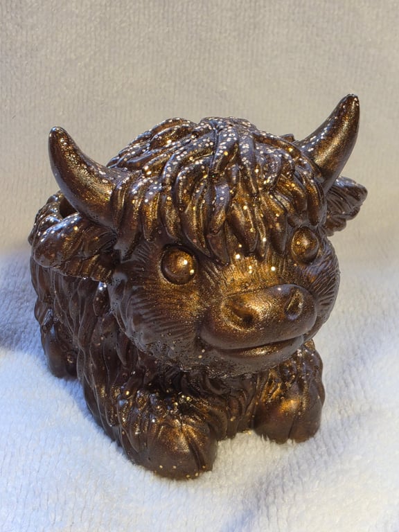 Baby highland cow candle holder . Gold glitter and dark brown 
