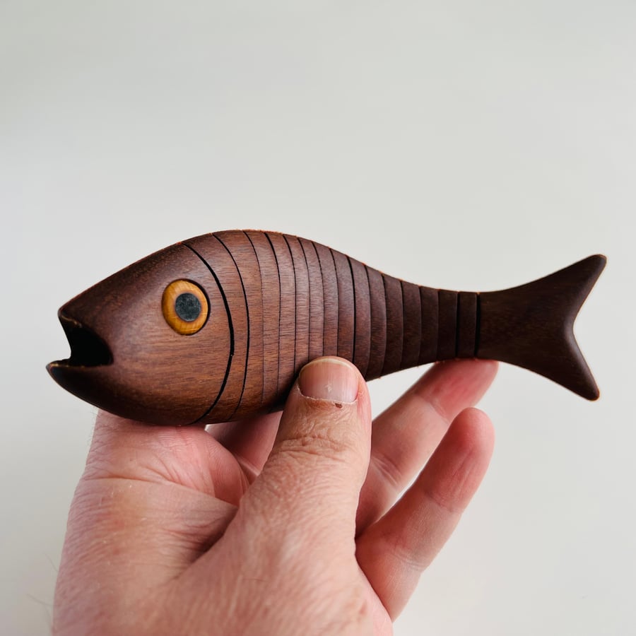 Bendy wooden fish, HMH 2020 CB FXLVI (46), 16cm