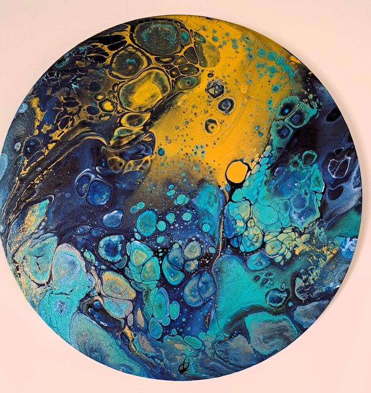 Round Canvas Art - Original Fluid Painting – "Walk along the Beach"