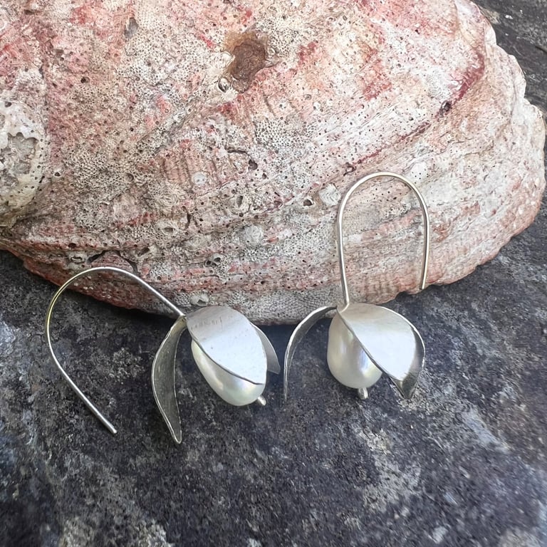 Silver Snowdrop Earrings with Large Freshwater Pearl  