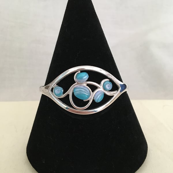 Gorgeous Bangle with Azure Colour Design