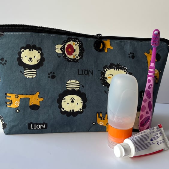 Child’s wash bag, toiletries bag. Perfectly imperfect.