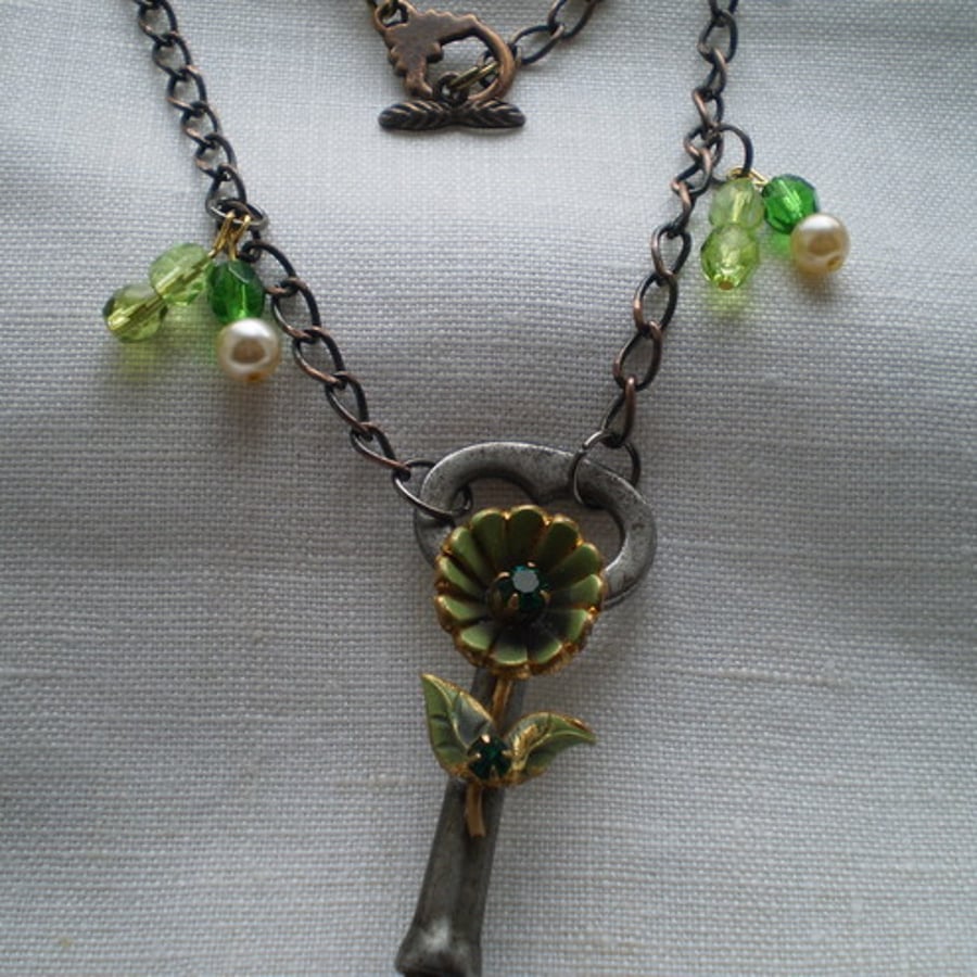 SECRET KEY STEAMPUNK  NECKLACE