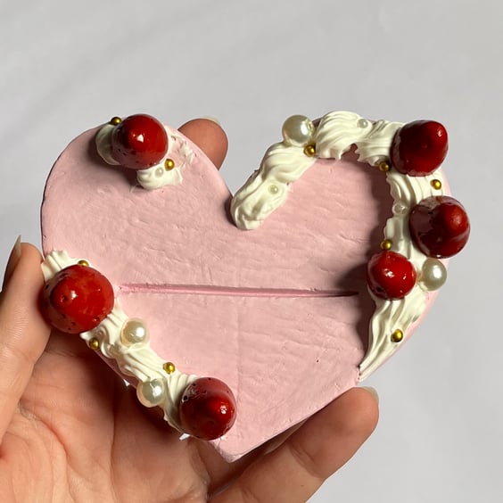 Polaroid Photo Holder Heart Shaped Decorated Pink 