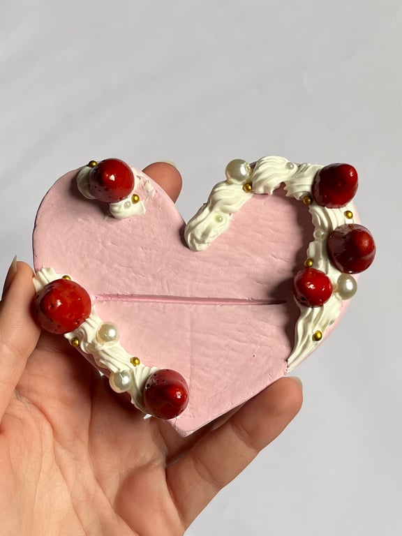 Polaroid Photo Holder Heart Shaped Decorated Pink 