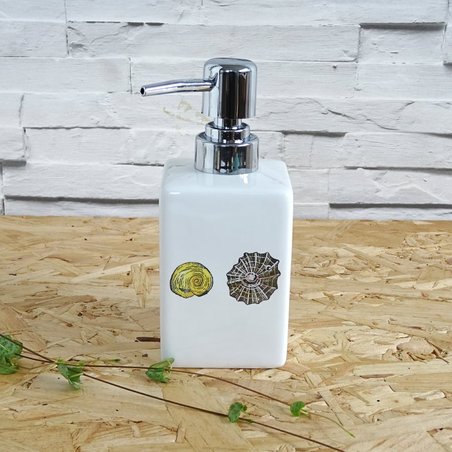 Pump dispenser, sea shell design, ceramic,soap, hand wash, lotion, shampoo