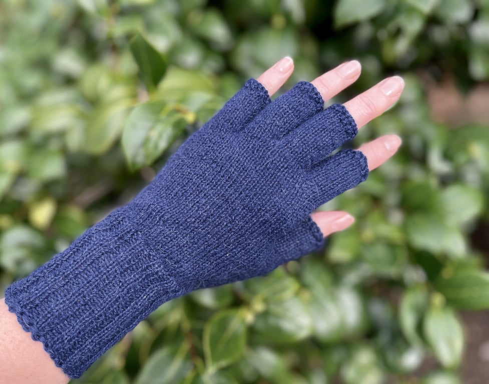Fingerless gloves alpaca blue