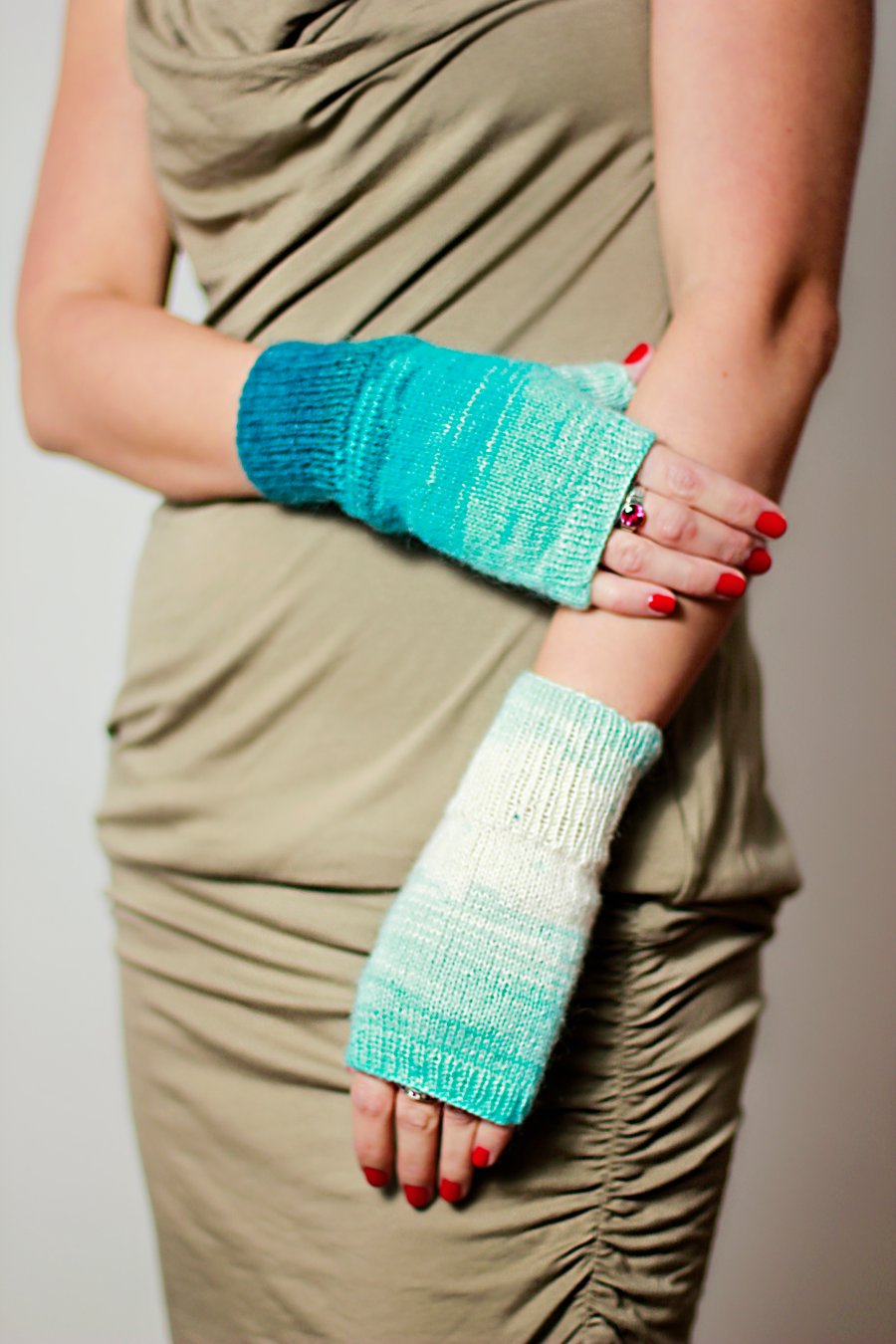 FINGERLESS GLOVES, MITTENS