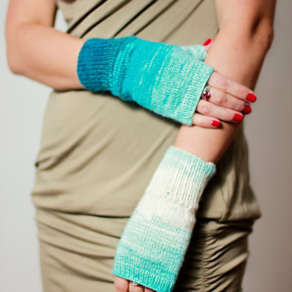 FINGERLESS GLOVES, MITTENS