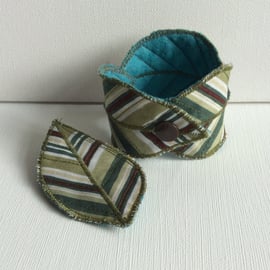 Beautiful bundle, Textile, reversible bracelet and brooch, leaves