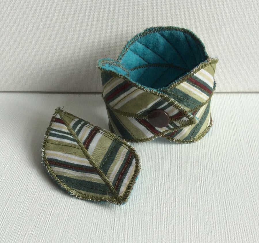 Beautiful bundle, Textile, reversible bracelet and brooch, leaves