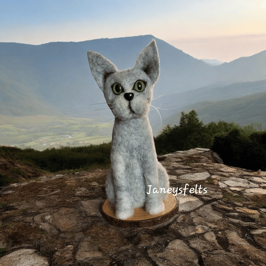 Needle felted cat