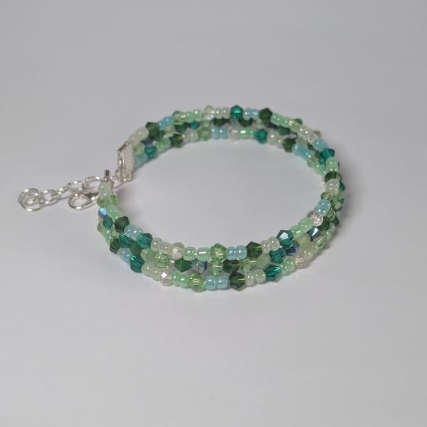 Handmade green crystal beaded bracelet with silver findings 