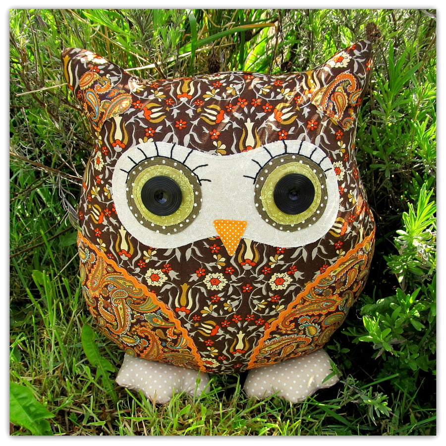 Sybll, a large owl cushion.