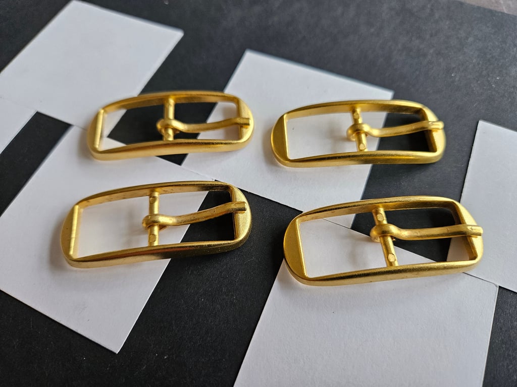 15mm Matt Gold Buckle with prong (medium weight alloy)