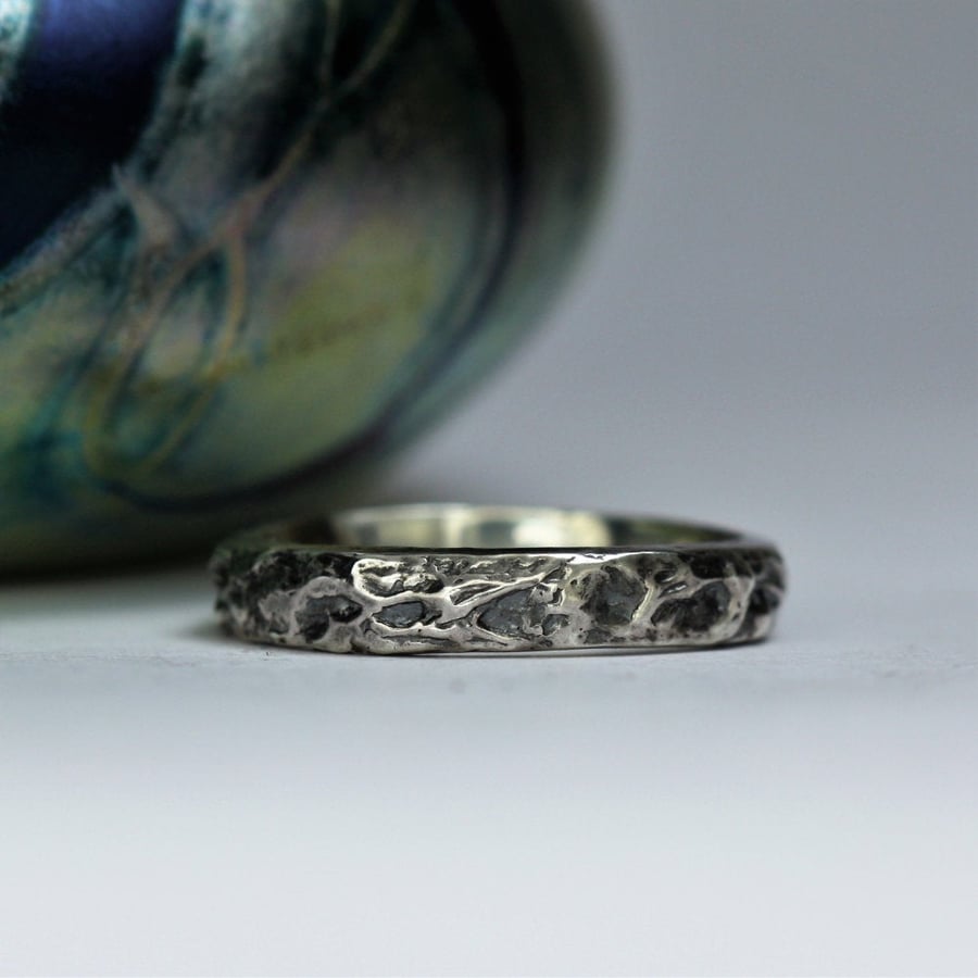 Rustic Silver Treasure Ring Band - 3.5 mm
