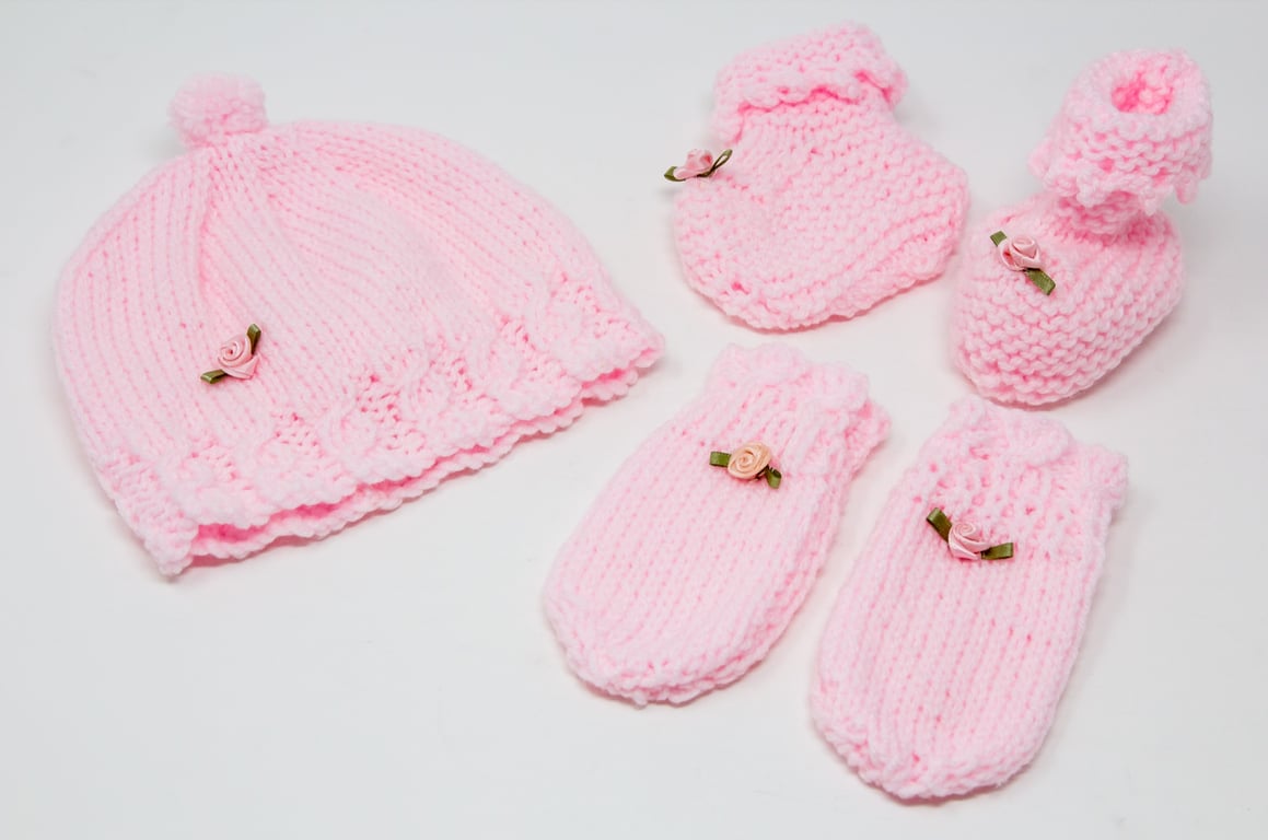 New Baby Hat, Mitts & Bootees