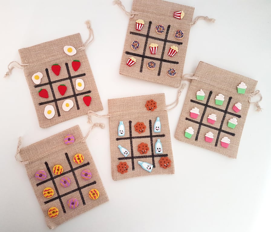 Retro food themed tic tac toe - choose your pieces!