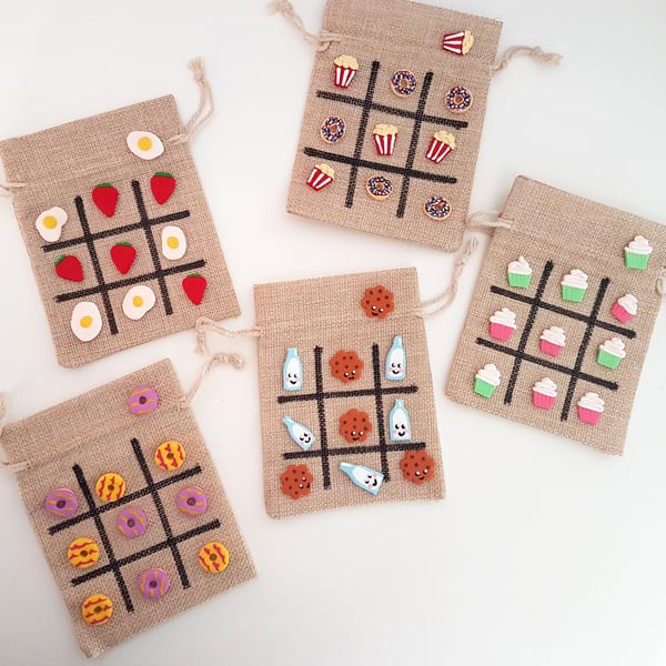 Retro food themed tic tac toe - choose your pieces!