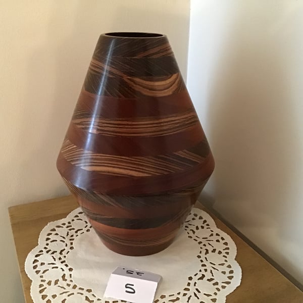 Laminate wooden vase 