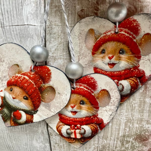 Christmas Hanging Heart Decoration Cute Mouse In Bobble Hat in The Snow