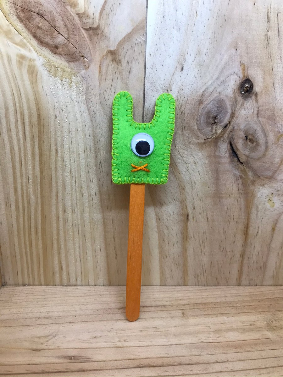 Alien Bookmark. (044)