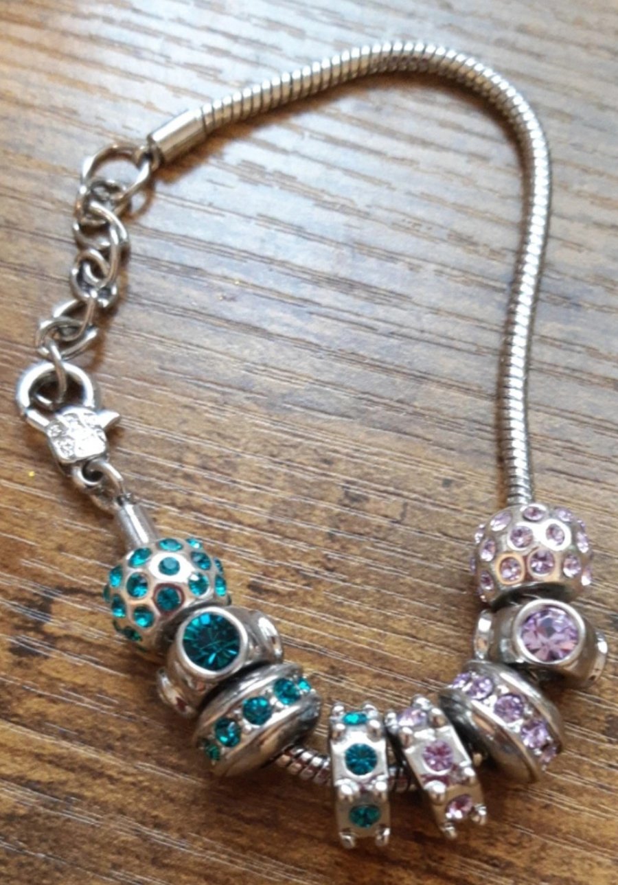 Charm bead bracelet 