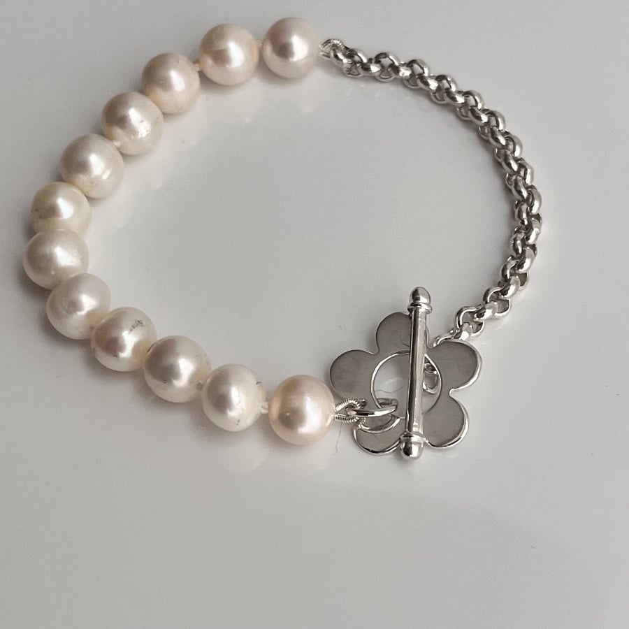 Asymmetric Pearl & Sterling-Silver Chain Bracelet, Clover Toggle Clasp