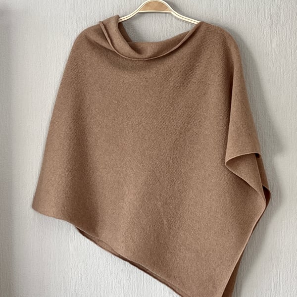 Soft Merino Lambswool Poncho Camel Brown