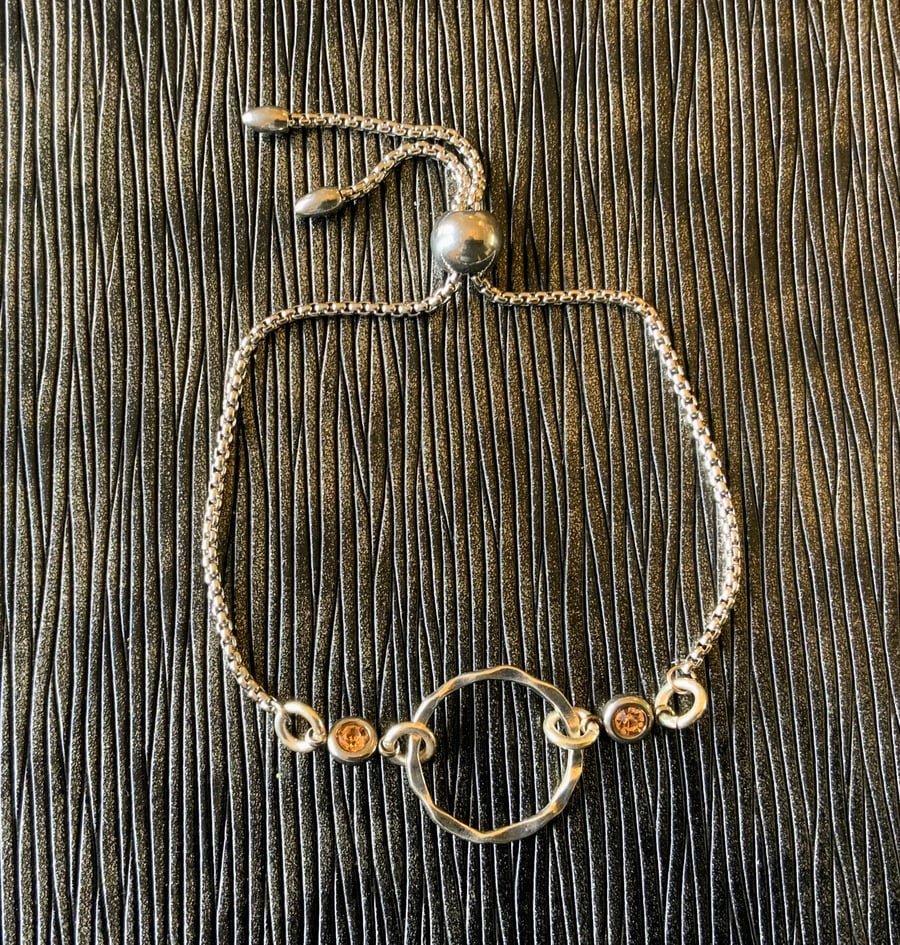 Hammered Metal Circle Charm Stainless Steel Slider Bracelet 
