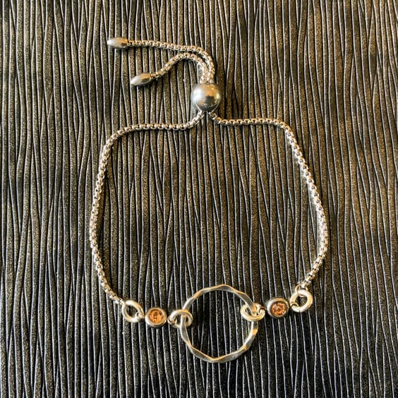 Hammered Metal Circle Charm Stainless Steel Slider Bracelet 