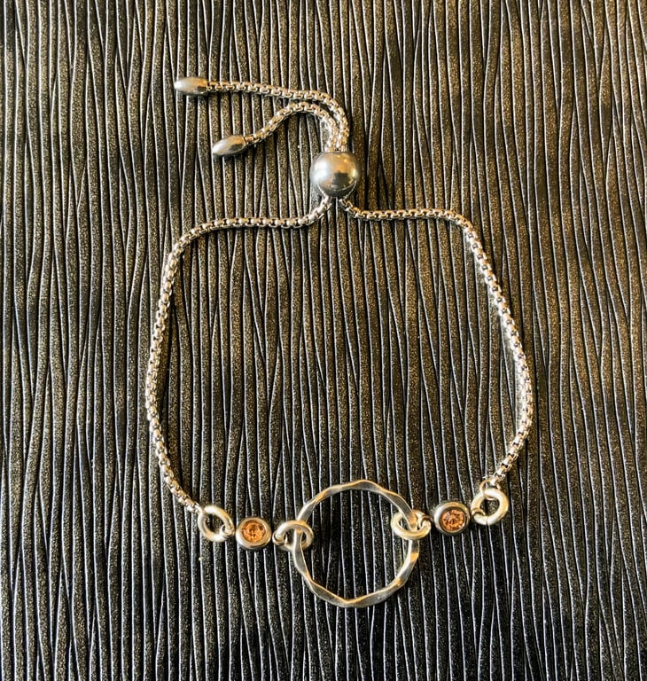 Hammered Metal Circle Charm Stainless Steel Slider Bracelet 