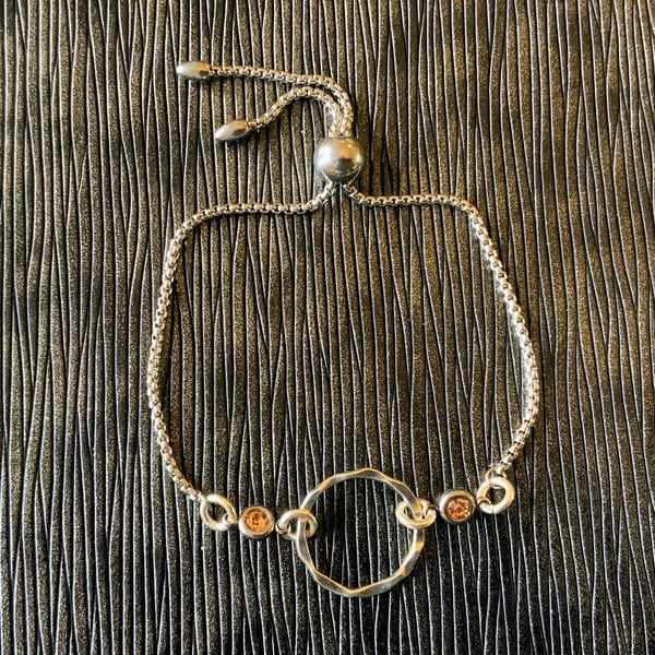 Hammered Metal Circle Charm Stainless Steel Slider Bracelet 