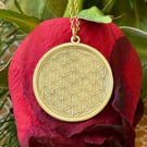 Delicate Flower Pattern Gold Necklace - Feminine and Elegant Jewelry Piece