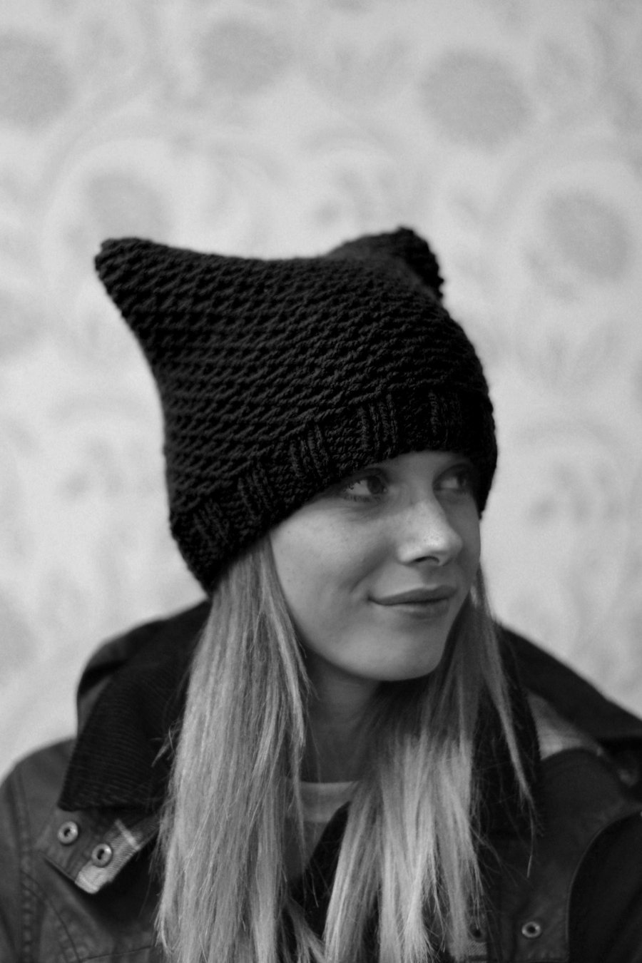 Black Womens Knitted Cat Hat Chunky Knit Beanie
