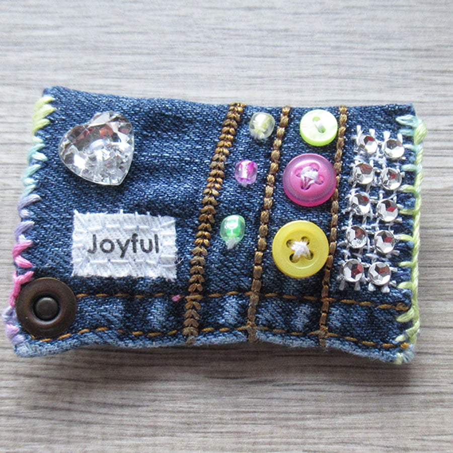 The ‘Joyful’ brooch
