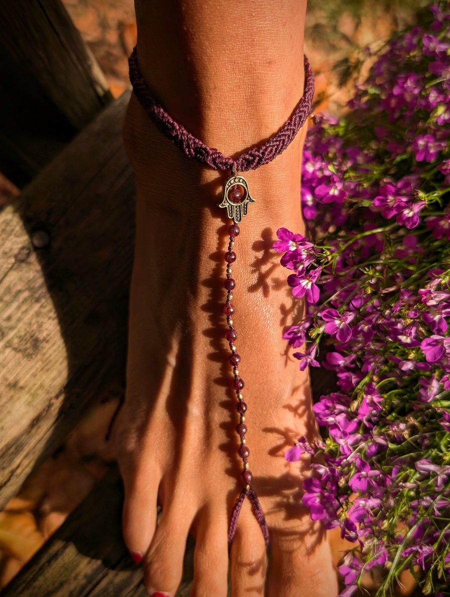 Anklet with garnet and hamsa Hand in burgundy 