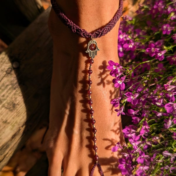 Anklet with garnet and hamsa Hand in burgundy 
