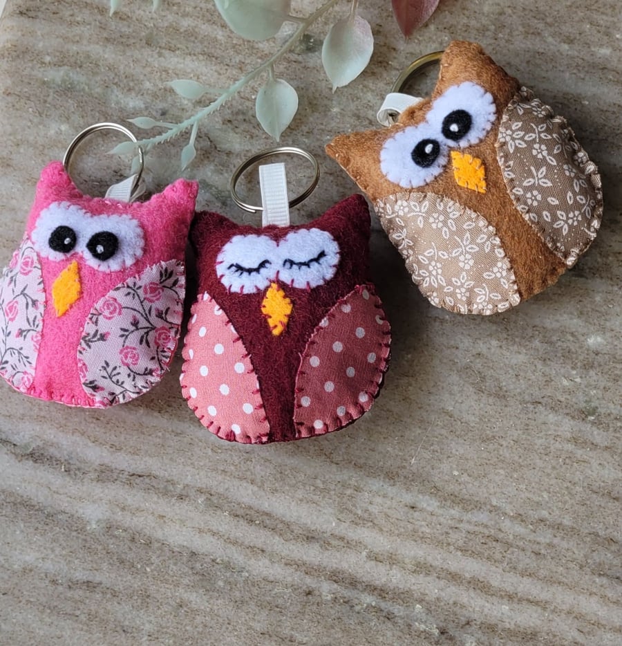 cute owl keychain, felt, bag charm, Birthday gift, teenager birthday gift,