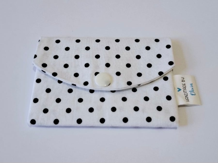 Black and white polka dot card holder 