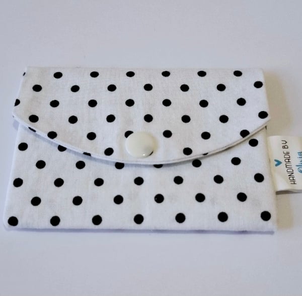 Black and white polka dot card holder 