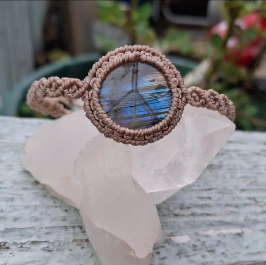 Labradorite Peace Sign Macrame Bracelet