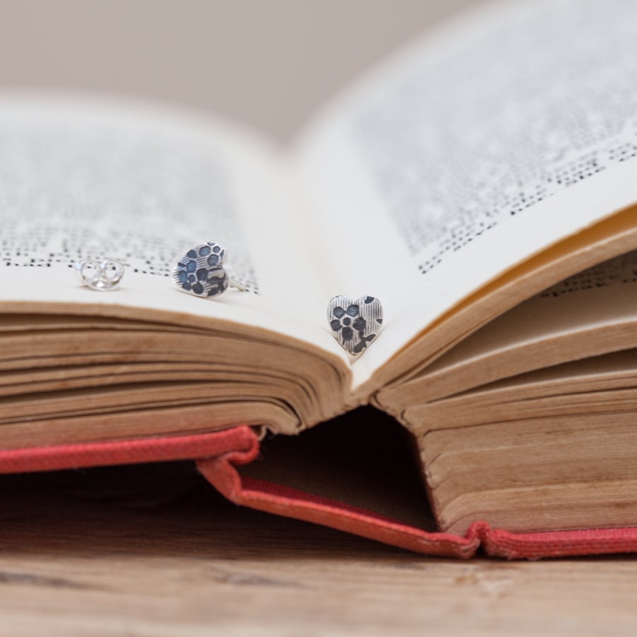 Small Black Heart Earrings