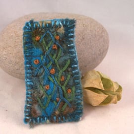 Hand embroidered and needlefelted brooch 