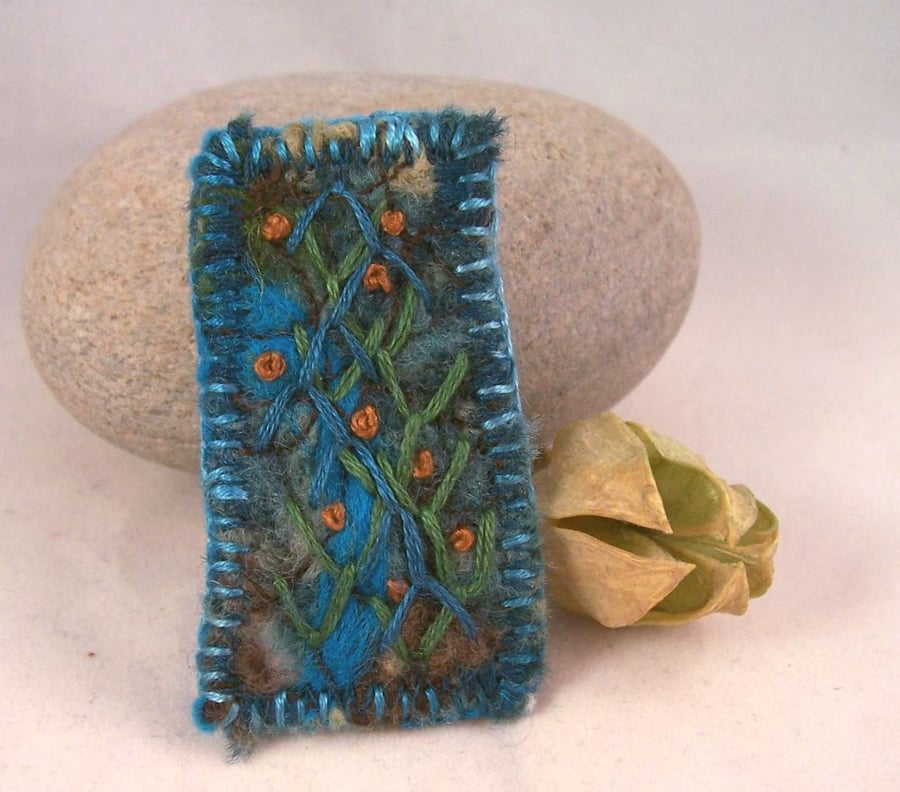 Hand embroidered and needlefelted brooch 