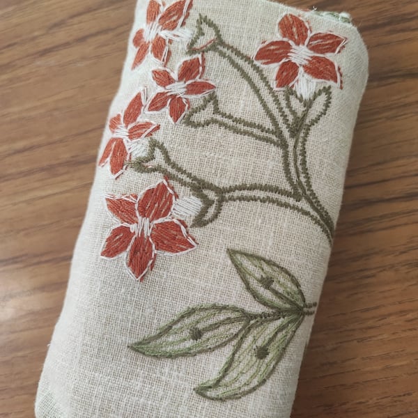 Tissue Holder Beige with embroidered apricot flowers