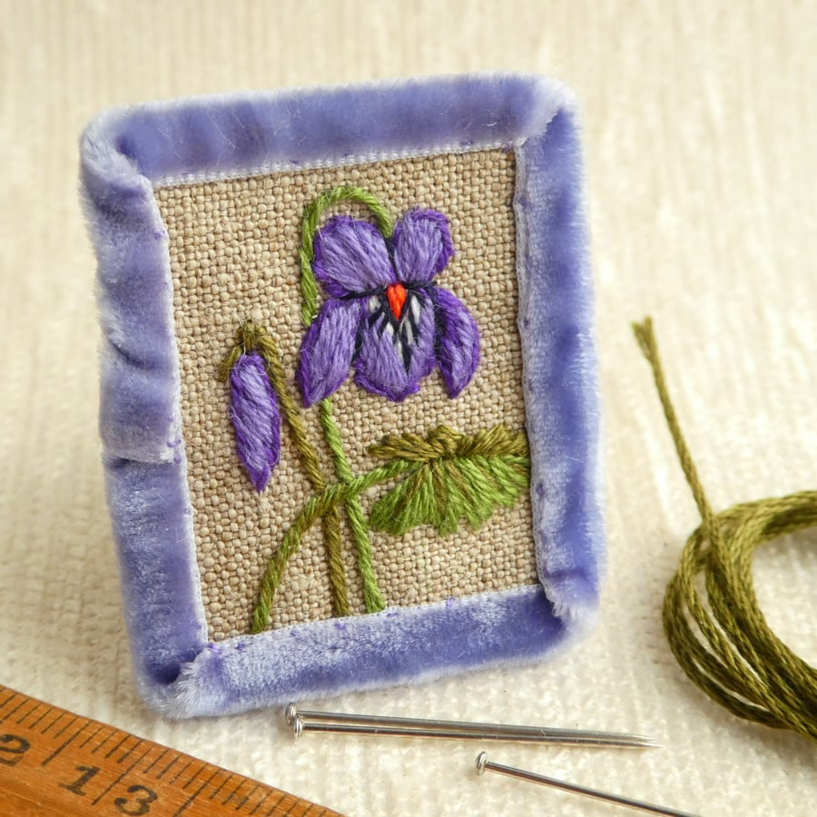 Sweet Violet - hand stitched brooch